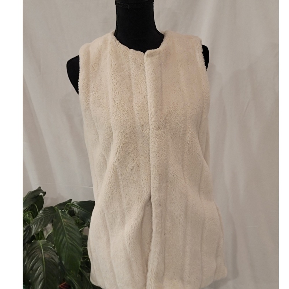 Melody Faux‎ Fur Ribbed Vest Cream Off-White Open Front Sleeveless Jacket Small